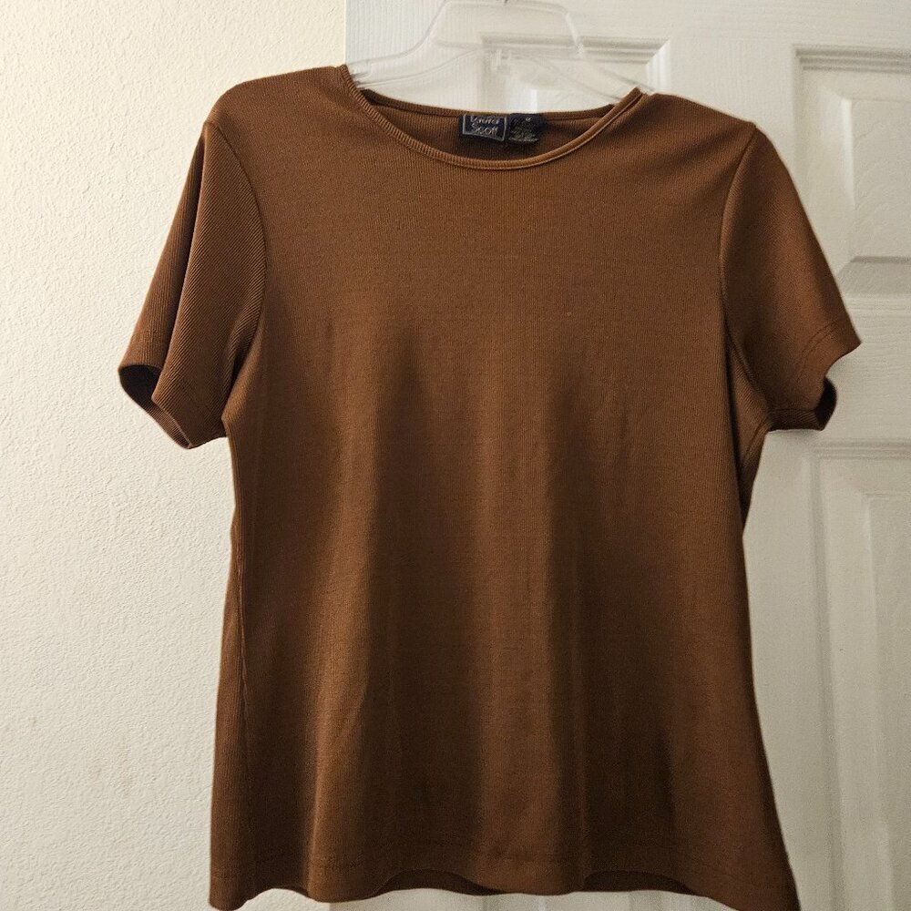 Closet staple Neutral Basic Chocolate Brown ribbed Layers short sleeve shirt M